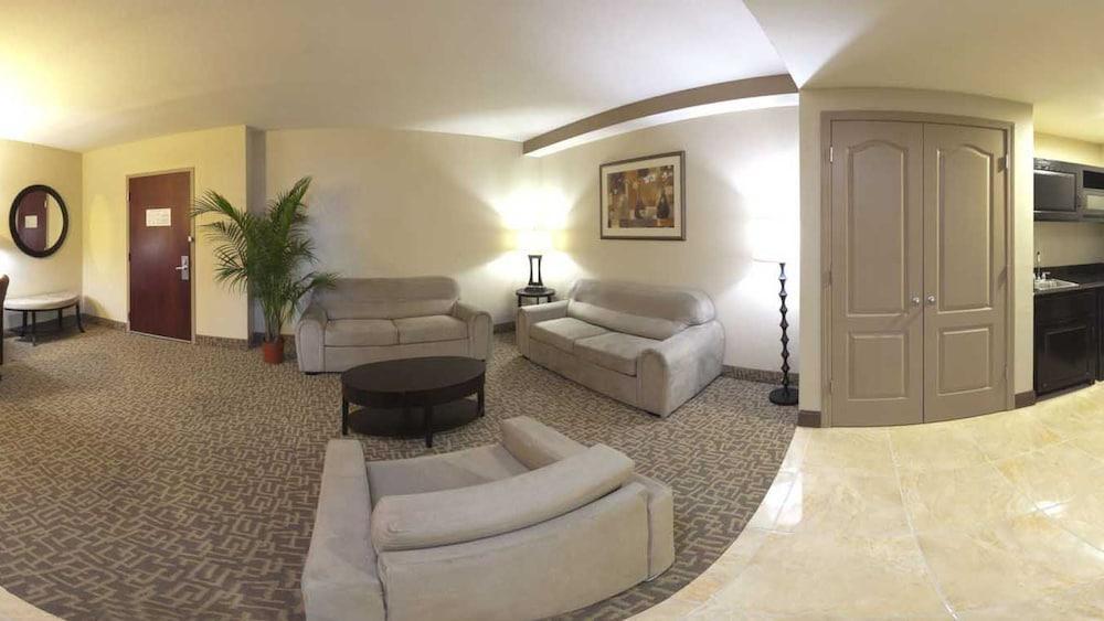 Holiday Inn Hotel & Suites Beaufort At Highway 21 By Ihg Exterior photo