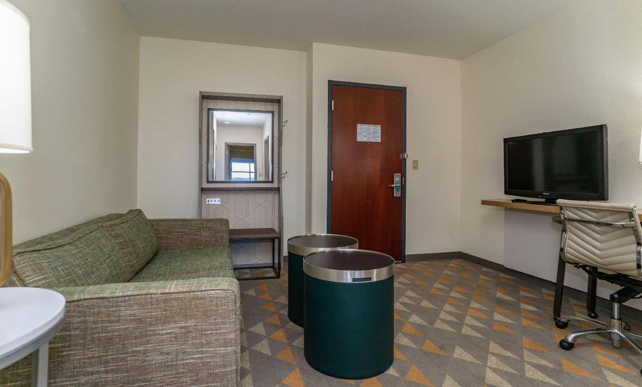 Holiday Inn Hotel & Suites Beaufort At Highway 21 By Ihg Exterior photo