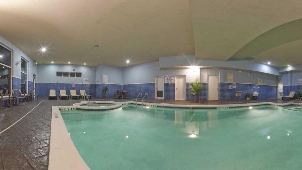 Holiday Inn Hotel & Suites Beaufort At Highway 21 By Ihg Exterior photo