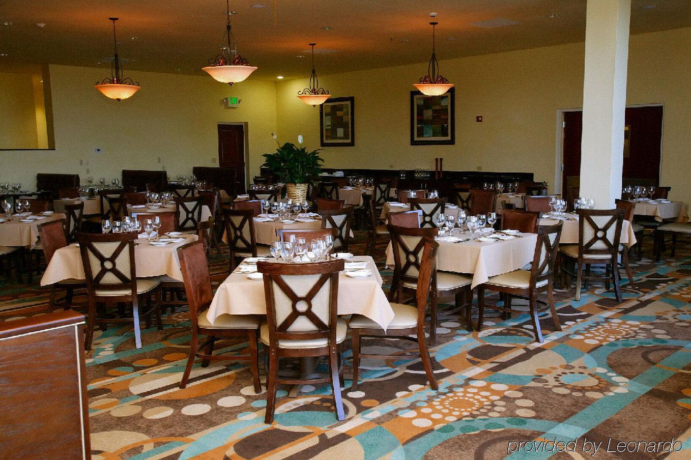 Holiday Inn Hotel & Suites Beaufort At Highway 21 By Ihg Restaurant photo