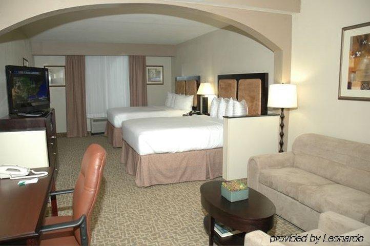 Holiday Inn Hotel & Suites Beaufort At Highway 21 By Ihg Room photo